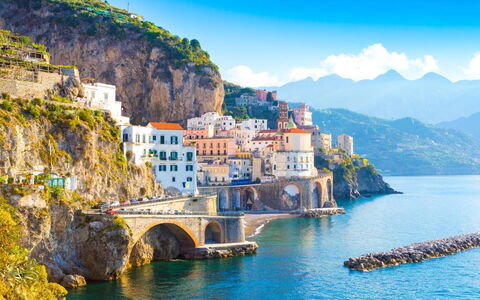 Loft In Sorrento: Wasser, Himmel, Berg, Gebäude, Wasservorräte, Pflanze, Blau, Azurblau, Natur, Natürliche Landschaft