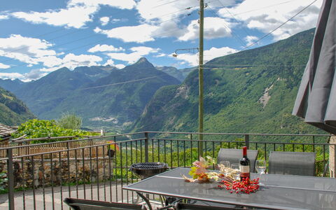 Rustico Ca' Di Garoi: Bergforms, Berg, Gebirge, Eigentum, Bergstation, Himmel, Alpen, Grundeigentum, Hochland, Haus