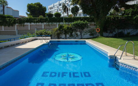 La Dorada: Schwimmbad, Eigentum, Freizeit, Grundeigentum, Wasser, Urlaub, Haus, Resort, Estate, Gebäude