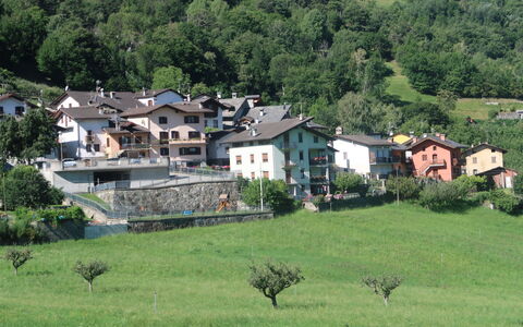 Cima: Bergdorf, Bergstation, Eigentum, Natürliche Landschaft, Ländliches Gebiet, Dorf, Haus, Menschliche Siedlung, \Stadt, Wohngebiet