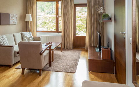 Ylläs Chalets 2207: Möbel, Stuhl, Gartenmöbel, Tabelle, Holz, Tisch Im Freien, Küche & Esszimmer Tisch, Schatten, Garten, Regenschirm