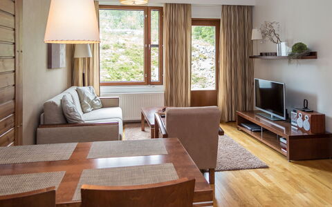 Ylläs Chalets 2207: Möbel, Stuhl, Gartenmöbel, Tabelle, Holz, Tisch Im Freien, Küche & Esszimmer Tisch, Schatten, Garten, Regenschirm