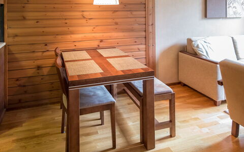 Ylläs Chalets 2207: Möbel, Stuhl, Gartenmöbel, Tabelle, Holz, Tisch Im Freien, Küche & Esszimmer Tisch, Schatten, Garten, Regenschirm
