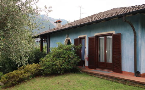 Sulle Colline Casalesi: Eigentum, Haus, Gebäude, Zuhause, Grundeigentum, Hütte, Ländliches Gebiet, Bauernhaus, Gras, Garten