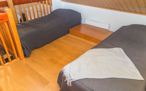 Fore Camp: Holz, Flooring, Fussboden, Möbel, Holzboden, Interior Design, Etagenbett, Zimmer, Holzbeize, Hartholz