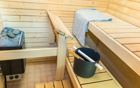 Fore Camp: Holz, Flooring, Fussboden, Möbel, Holzboden, Interior Design, Etagenbett, Zimmer, Holzbeize, Hartholz