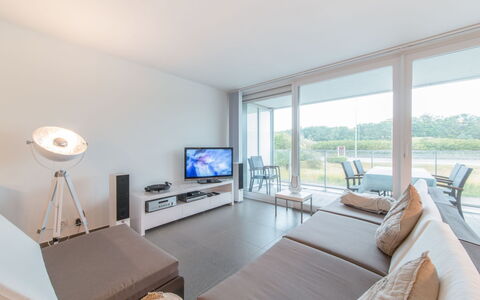 Costae with Balcony: Eigentum, Zimmer, Möbel, Interior Design, Wohnzimmer, Gebäude, Grundeigentum, Haus, Schlafzimmer, Fussboden