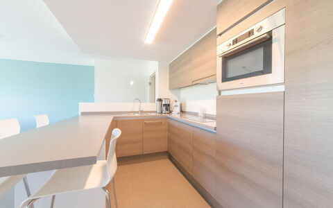 Costae with Balcony: Eigentum, Zimmer, Interior Design, Gebäude, Möbel, Die Architektur, Haus, Grundeigentum, Decke, Fussboden