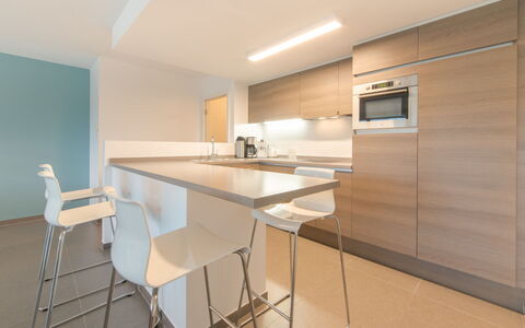 Costae with Balcony: Eigentum, Zimmer, Möbel, Interior Design, Grundeigentum, Gebäude, Countertop, Haus, Tabelle, Küche