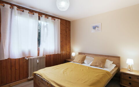 Le Nerey: Möbel, Eigentum, Komfort, Holz, Beleuchtung, Interior Design, Kissen, Schatten, Fussboden