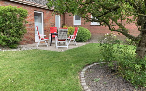 Norddeich 492: Eigentum, Garten, Rasen, Garten, Hinterhof, Gras, Haus, Grundeigentum, Wohngebiet, Zuhause
