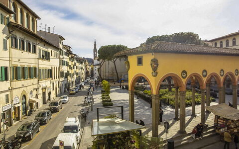 Florence 862: \Stadt, Stadt, Gebäude, Menschliche Siedlung, Öffentlicher Raum, Stadtplatz, Die Architektur, Gelb, Mischnutzung, Stadtgebiet