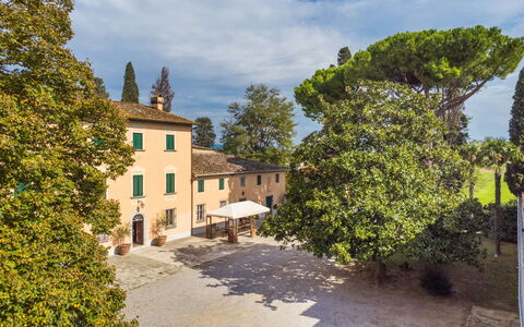 Fattoria di Scaletta: Himmel, Wasser, Wolke, Strand, Regenschirm, Gartenmöbel, Schatten, Küsten Und Ozeanische Forms
