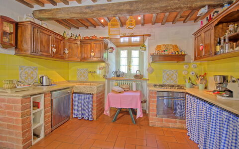 Casale San Martino: Eigentum, Zimmer, Gebäude, Küche, Möbel, Haus, Grundeigentum, Cabinetry, Interior Design, Zuhause