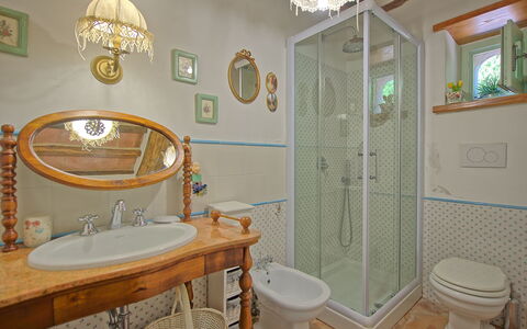 Casale San Martino: Badezimmer, Zimmer, Eigentum, Haus, Grundeigentum, Interior Design, Gebäude, Zuhause, Estate, Fussboden
