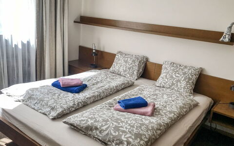 Panorama View 905: Schlafzimmer, Möbel, Bett, Bettdecke, Zimmer, Eigentum, Bedding, Matratze, Bettrahmen, Interior Design