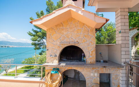 Trogir 182: Himmel, Wasser, Gebäude, Azurblau, Baum, Die Architektur, Holz, Dach, Freizeit, Hütte