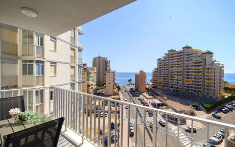 Calpe Calp 472: Himmel, Gebäude, Auto, Eigentumswohnung, Urban Design, Tower Block, Fenster, Wohngebiet, Fassade, Haus