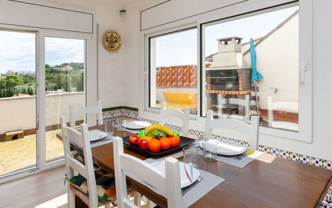 Higea: Zimmer, Eigentum, Möbel, Gebäude, Interior Design, Esszimmer, Haus, Tabelle, Grundeigentum, Zuhause