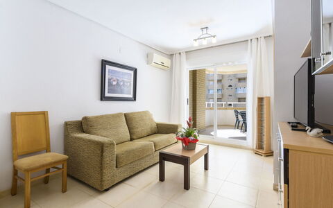 Cala Blanca: Zimmer, Eigentum, Möbel, Interior Design, Gebäude, Wohnzimmer, Haus, Grundeigentum, Suite, Decke