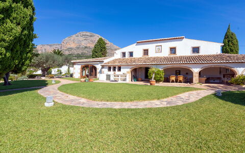 Villa Finca Labranza: Eigentum, Estate, Haus, Zuhause, Grundeigentum, Gebäude, Villa, Gras, Rasen, Die Architektur