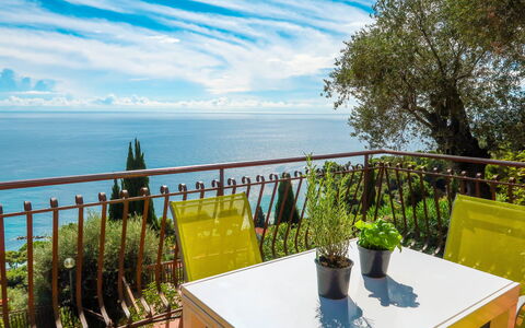 Paradise View: Eigentum, Grundeigentum, Balkon, Himmel, Haus, Urlaub, Zimmer, Ozean, Meer, Gebäude