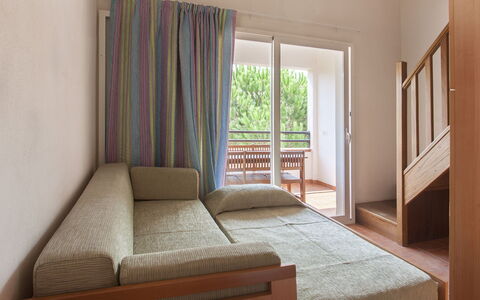 Moriani-Plage 638: Möbel, Zimmer, Eigentum, Schlafzimmer, Bett, Interior Design, Bettrahmen, Gebäude, Bettdecke, Suite