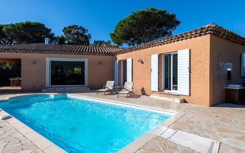 Villa Cap Maxime: Eigentum, Haus, Zuhause, Schwimmbad, Gebäude, Grundeigentum, Estate, Villa, Wohngebiet, Die Architektur