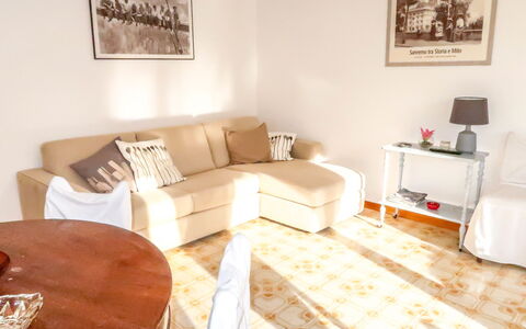 Casa Nicoló: Möbel, Zimmer, Wohnzimmer, Eigentum, Interior Design, Fussboden, Wand, Schlafzimmer, Tabelle, Couch