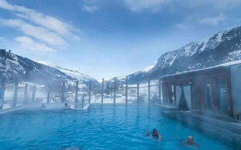 Tga da Plaz: Himmel, Gebirge, Berg, Wasser, Atmosphäre, Alpen, Ferienort, Schwimmbad, Bergstation, Wolke