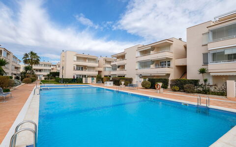 Vinarós 19: Eigentum, Schwimmbad, Gebäude, Grundeigentum, Resort, Wohnung, Haus, Wohngebiet, Estate, Die Architektur