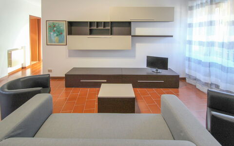 Angela: Zimmer, Möbel, Interior Design, Eigentum, Wohnzimmer, Gebäude, Orange, Die Architektur, Wand, Haus