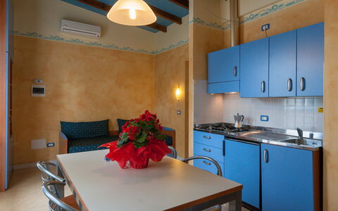 Bungalow Mare: Zimmer, Eigentum, Countertop, Gebäude, Küche, Möbel, Interior Design, Haus, Cabinetry, Grundeigentum