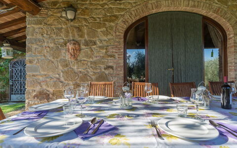 Villa Poggiospinoso: Eigentum, Zimmer, Wand, Gebäude, Interior Design, Die Architektur, Tabelle, Haus, Restaurant, Fliese