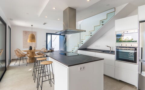 Ca Na Cati: Cabinetry, Möbel, Countertop, Gebäude, Küchengerät, Herd, Küche, Tabelle, Haushaltsgerät, Holz