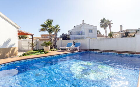 Estrella: Wohngebiet, Schwimmbad, Resort, Schatten, Gartenmöbel, Hazienda, Eco Hotel, Villa, Hotel