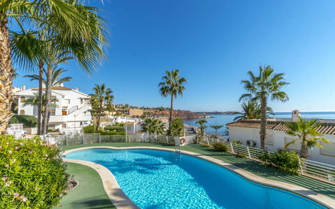 Aquamarina: Schwimmbad, Eigentum, Resort, Grundeigentum, Gebäude, Urlaub, Haus, Ferienort, Zuhause, Freizeit