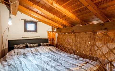 Carametto: Gebäude, Eigentum, Möbel, Holz, Komfort, Fenster, Bett, Die Architektur, Bettrahmen, Haus
