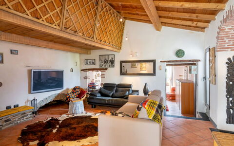 Carametto: Bilderrahmen, Couch, Eigentum, Gebäude, Holz, Wohnzimmer, Interior Design, Flooring, Fussboden, Strahl