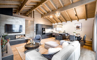 Penthouse 800.2: Möbel, Couch, Eigentum, Tabelle, Gebäude, Holz, Interior Design, Bilderrahmen, Wohnzimmer, Studio Couch