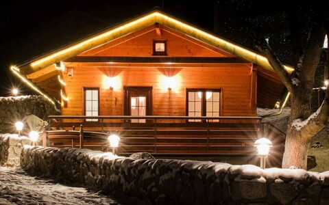 Bečov Nad Teplou 1: Fenster, Eigentum, Licht, Gebäude, Haus, Himmel, Holz, Hütte, Wohngebiet, Abstellgleis