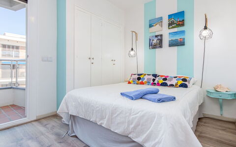 Hort de Mar: Schlafzimmer, Zimmer, Möbel, Bett, Eigentum, Bettdecke, Interior Design, Wand, Fussboden, Bettrahmen