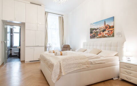 Spa Residence: Holz, Fussboden, Zimmer, Interior Design, Flooring, Eigentum, Wand, Bett, Textil, Schlafzimmer