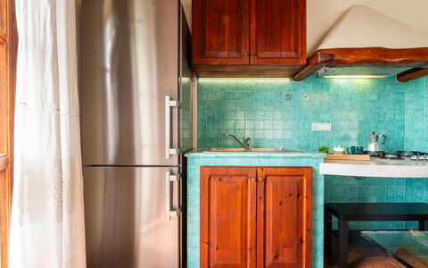 Rokkaria: Cabinetry, Eigentum, Sinken, Countertop, Gebäude, Zapfhahn, Holz, Küche, Armatur, Flooring