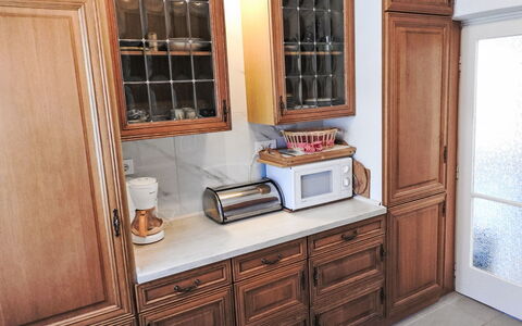 Sunny Day: Cabinetry, Holz, Schrank, Interior Design, Möbel, Schublade, Küche, Holzbeize, Regale, Countertop