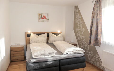 Brettfall Blick: Möbel, Eigentum, Komfort, Holz, Gebäude, Interior Design, Flooring, Vorhang, Fussboden