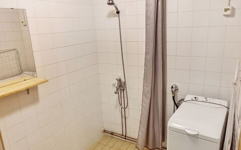 Saariseläntie 8 F 6: Wand, Flooring, Fussboden, Armatur, Interior Design, Installation, Badezimmer, Zimmer, Zapfhahn, Fliese