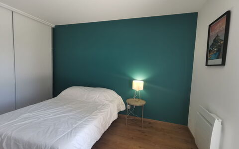 Le Clos Fontaine: Eigentum, Azurblau, Komfort, Holz, Schatten, Gebäude, Interior Design, Fussboden, Flooring