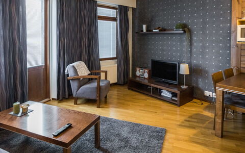 Ylläs Chalets 2101: Möbel, Stuhl, Gartenmöbel, Tabelle, Holz, Tisch Im Freien, Küche & Esszimmer Tisch, Schatten, Garten, Regenschirm