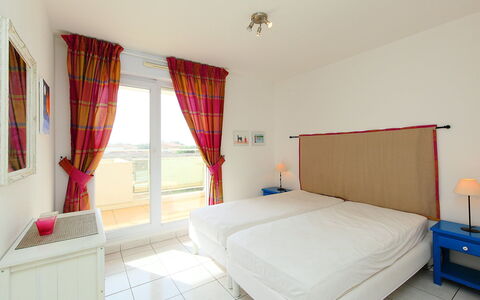 Canet-Plage 180: Schlafzimmer, Zimmer, Eigentum, Möbel, Bett, Interior Design, Bettdecke, Bettrahmen, Gebäude, Haus